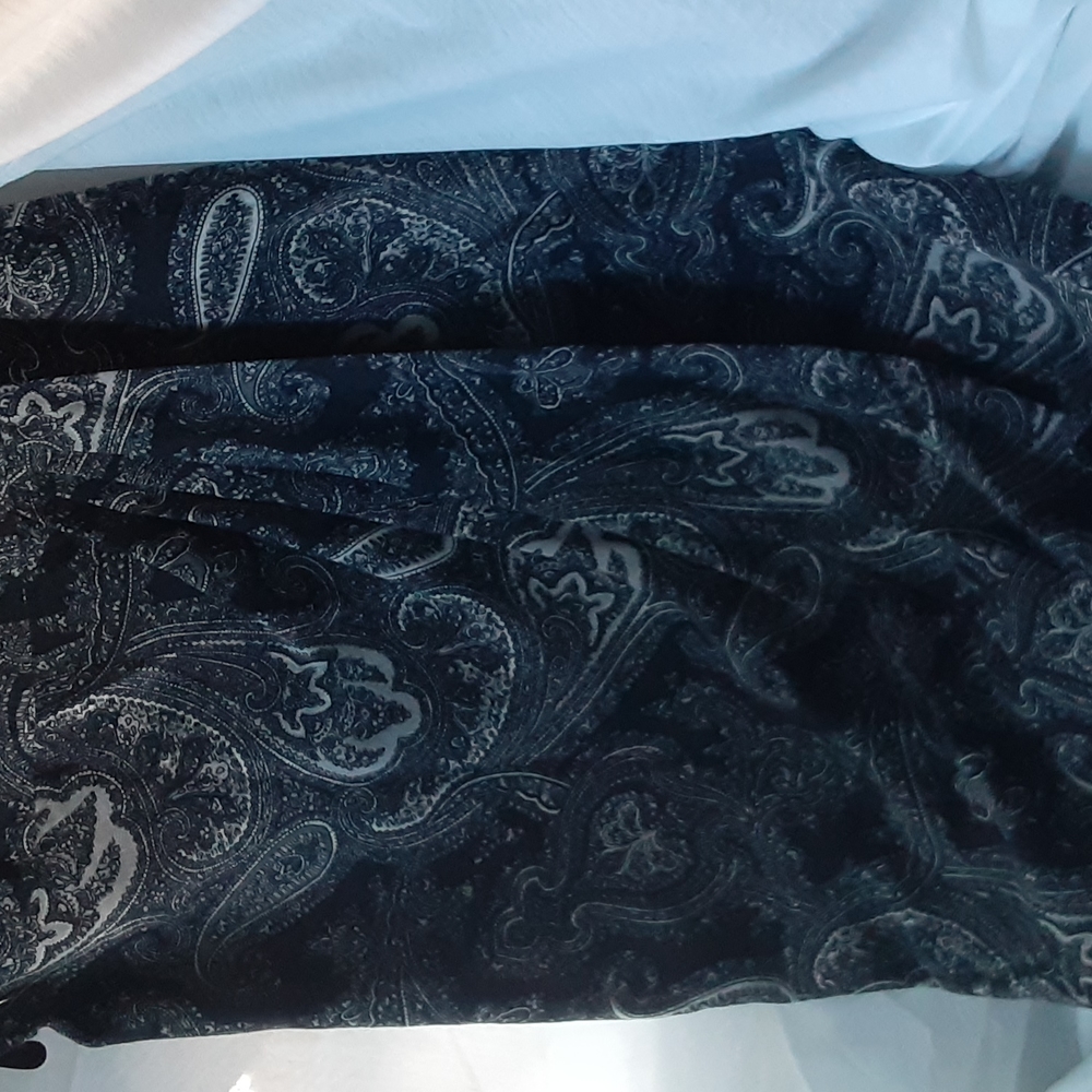 100% Wool Skirt Size 4. Look for measures on pics